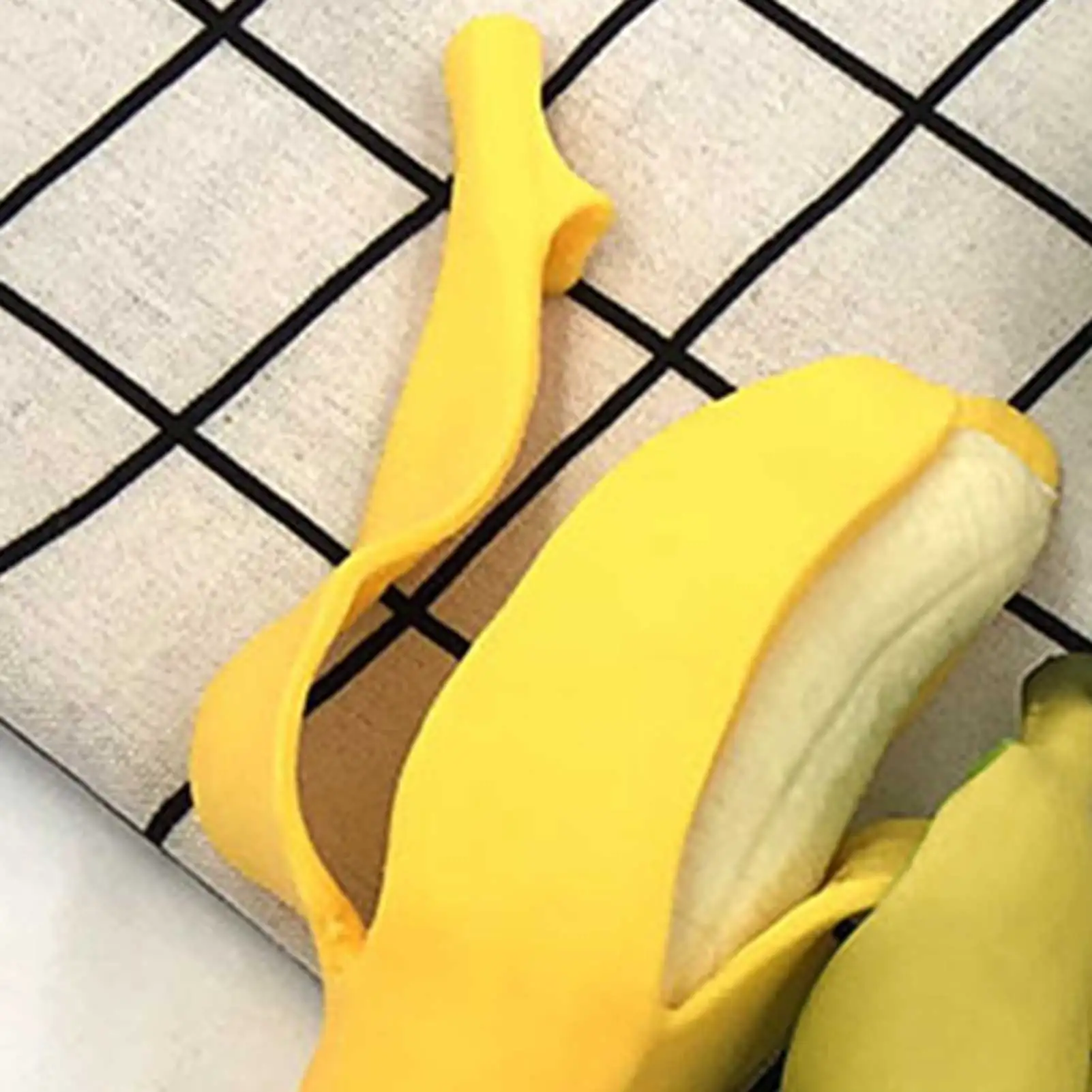 Spoof Peeling Banana Squeezing Children Simulation Decompression Venting Toy Kids Educational Toys for Children Gifts
Spoof Peeling Banana Squeezing Children Simulation Decompression Venting Toy Kids Educational Toys for Children Gifts
