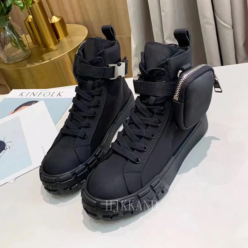 New Canvas High Top Casual Shoes 2021 All-match Round Toe Lace Up Flat Sneakers Fashion Bag Small White Shoes Short Boots Female
New Canvas High Top Casual Shoes 2021 All-match Round Toe Lace Up Flat Sneakers Fashion Bag Small White Shoes Short Boots Female