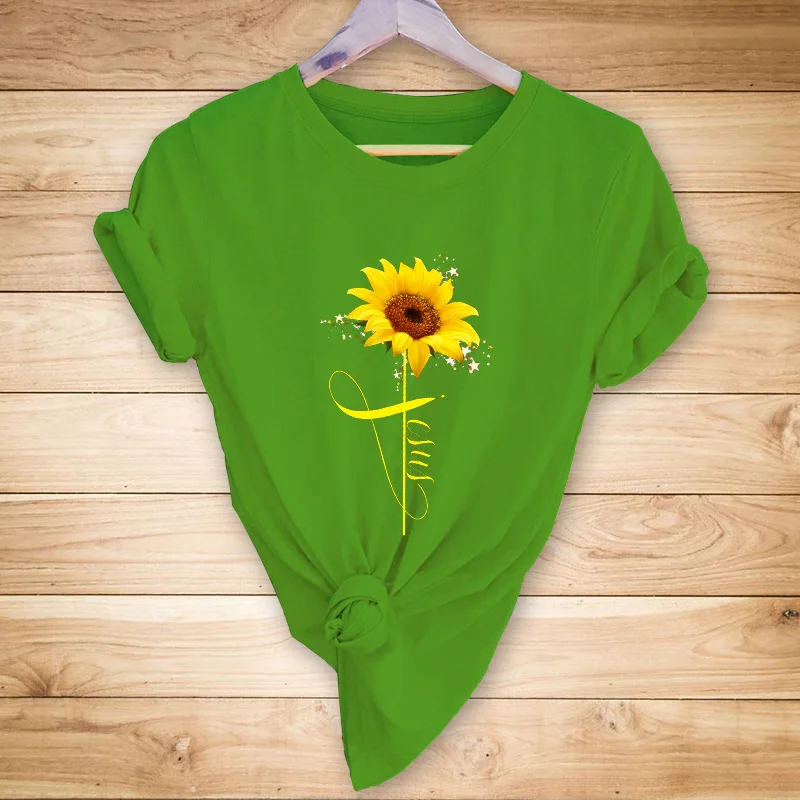 Plus Size Yellow Letter Sunflower Print Casual Short Sleeve T-shirt for Women
Plus Size Yellow Letter Sunflower Print Casual Short Sleeve T-shirt for Women