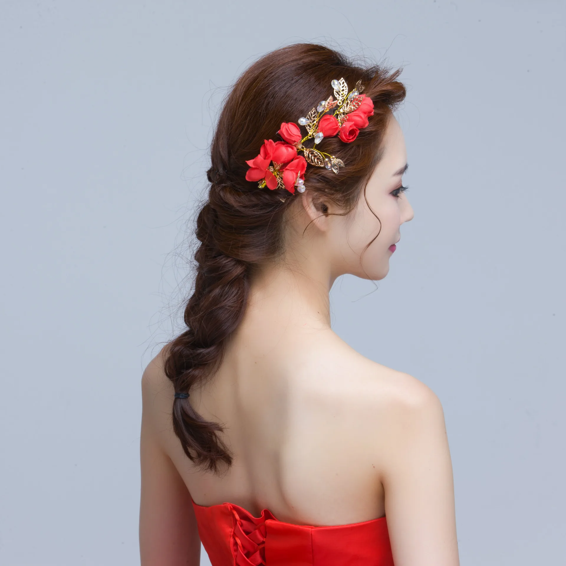 Wholesale Bridal Golden Leaf Hairband Wedding Ornament Baroque Crown Headdress Bridal Crystal Headdress Flower Hair Accessory
Wholesale Bridal Golden Leaf Hairband Wedding Ornament Baroque Crown Headdress Bridal Crystal Headdress Flower Hair Accessory