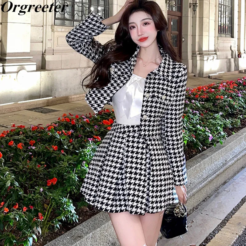 Retro Houndstooth Tweed Crop Top Two Piece Set Women Button Short Jacket + High waist Mini Pleated Skirt Suits Female
Retro Houndstooth Tweed Crop Top Two Piece Set Women Button Short Jacket + High waist Mini Pleated Skirt Suits Female