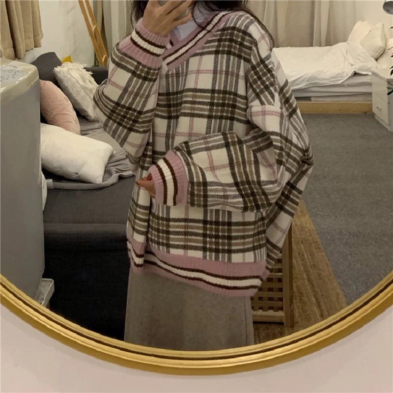 Winter loose chic plaid Autumn new Korean V-neck tops ins Harajuku vintage BF simple hedging fashion casual female sweatershirt 
Winter loose chic plaid Autumn new Korean V-neck tops ins Harajuku vintage BF simple hedging fashion casual female sweatershirt