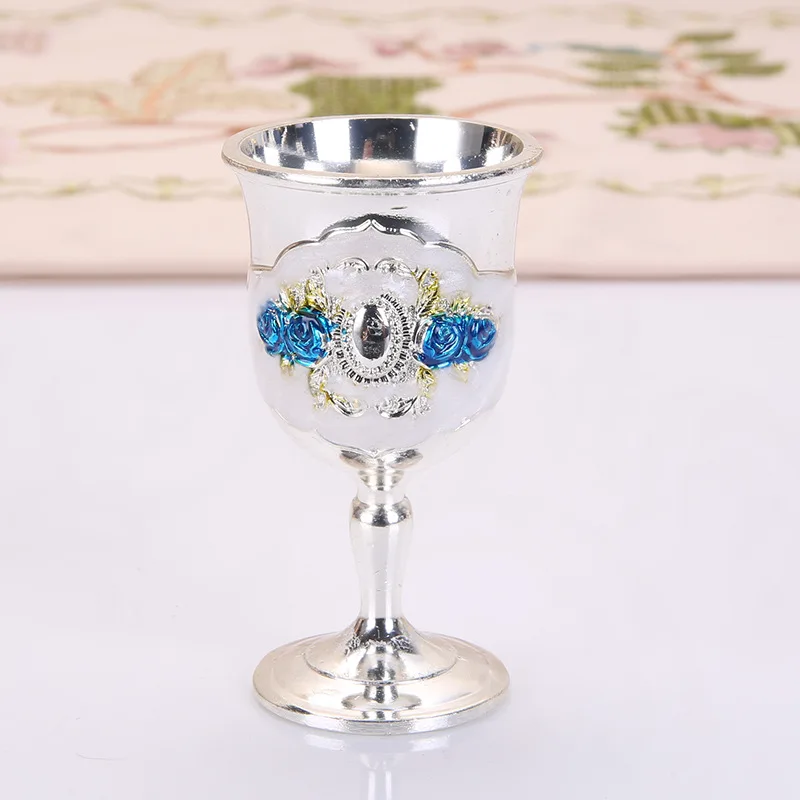 European high-end white wine glasses, creative household metal retro small ornaments
European high-end white wine glasses, creative household metal retro small ornaments