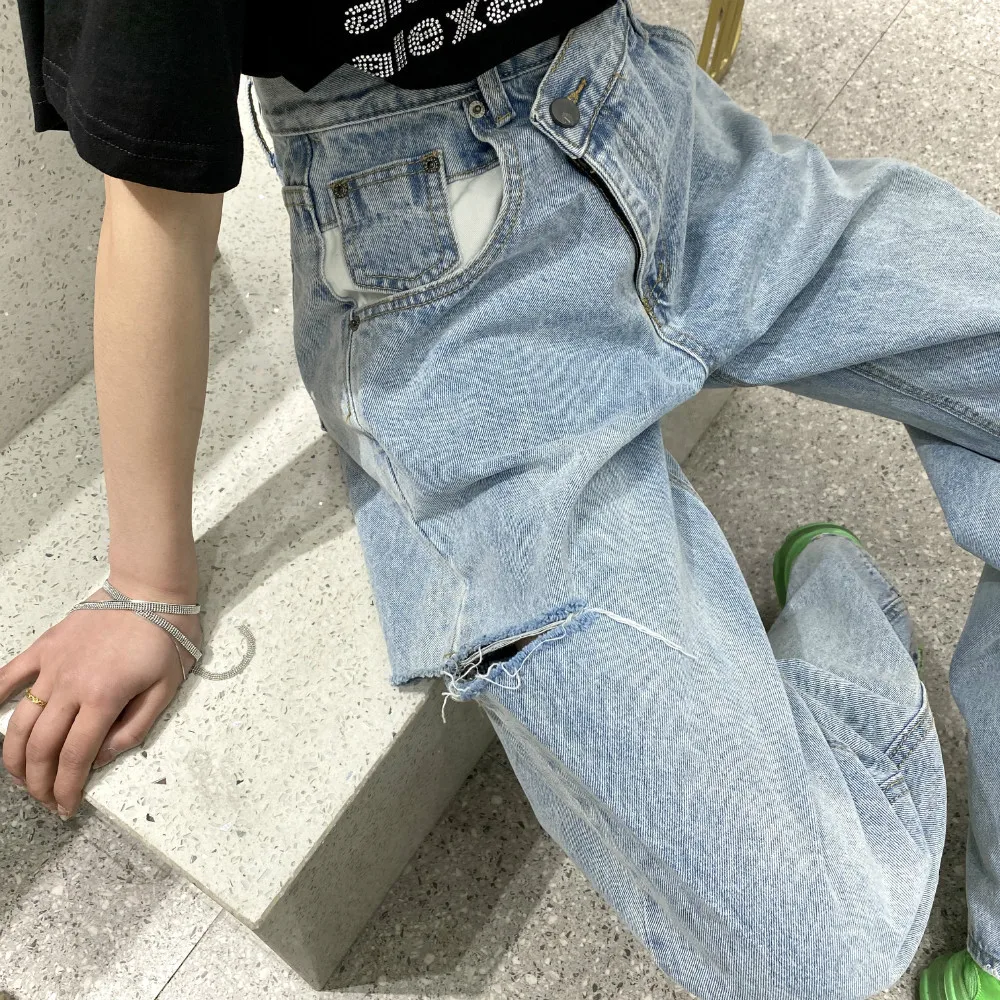 Джинсы Hyuna Daddy женские в ретро-стиле, рваные брюки из денима с завышенной талией, с белыми карманами, в морковном стиле, весна 2020
Джинсы Hyuna Daddy женские в ретро-стиле, рваные брюки из денима с завышенной талией, с белыми карманами, в морковном стиле, весна 2020
