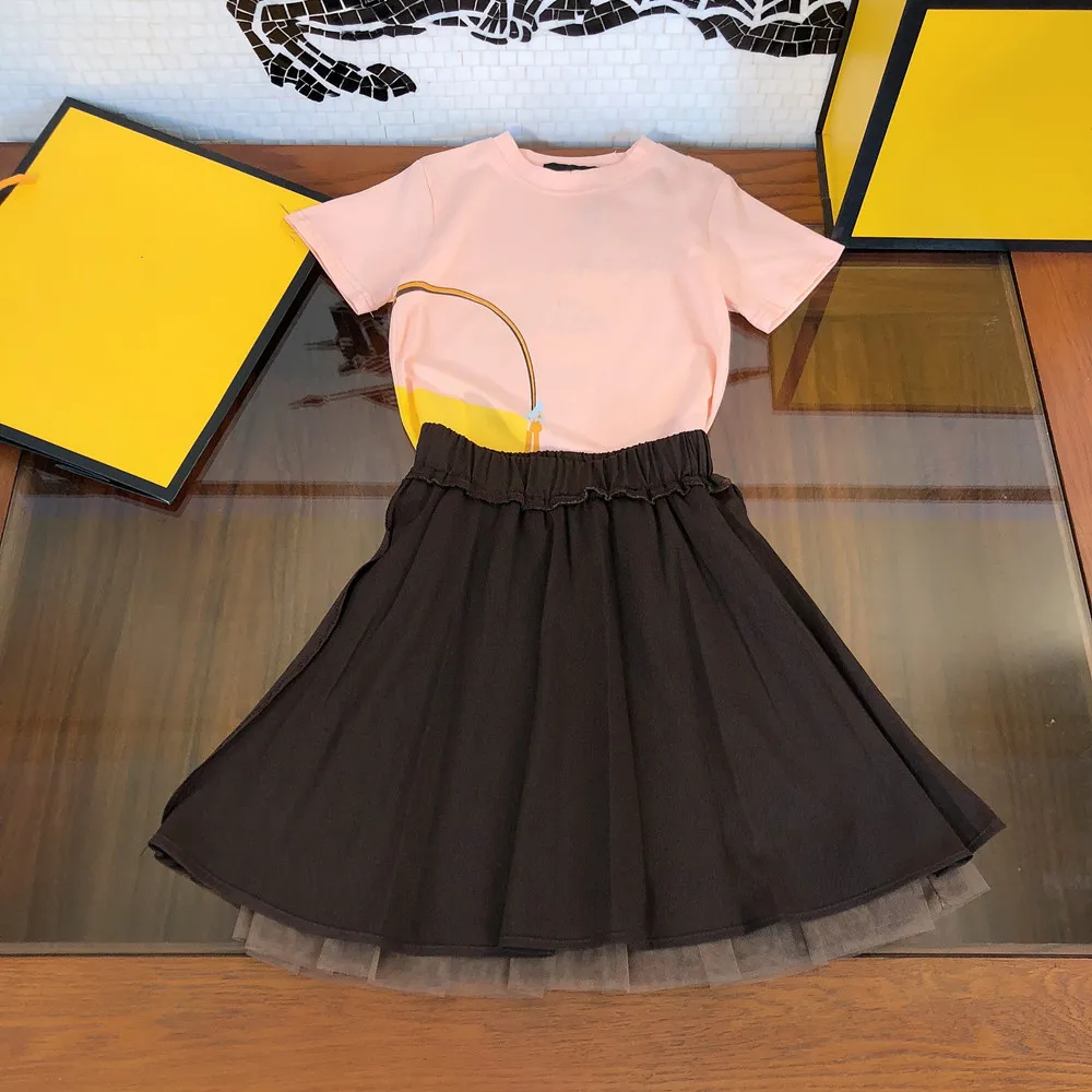 High-end children's clothing boy suit 2021 summer new children's round neck printed short-sleeved T-shirt shorts two-piece suit
High-end children's clothing boy suit 2021 summer new children's round neck printed short-sleeved T-shirt shorts two-piece suit