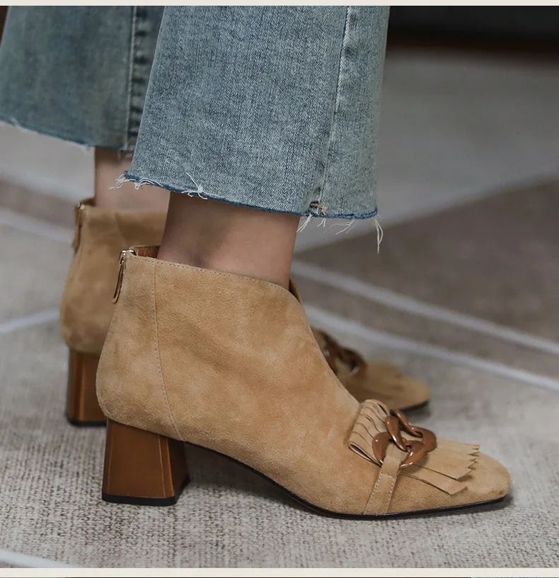 French Fringed Short Boots Women's Thick Heel 2020 New Sheepskin Back Zipper Square Toe Mid-heel Short Tube Martin Naked Boots
French Fringed Short Boots Women's Thick Heel 2020 New Sheepskin Back Zipper Square Toe Mid-heel Short Tube Martin Naked Boots