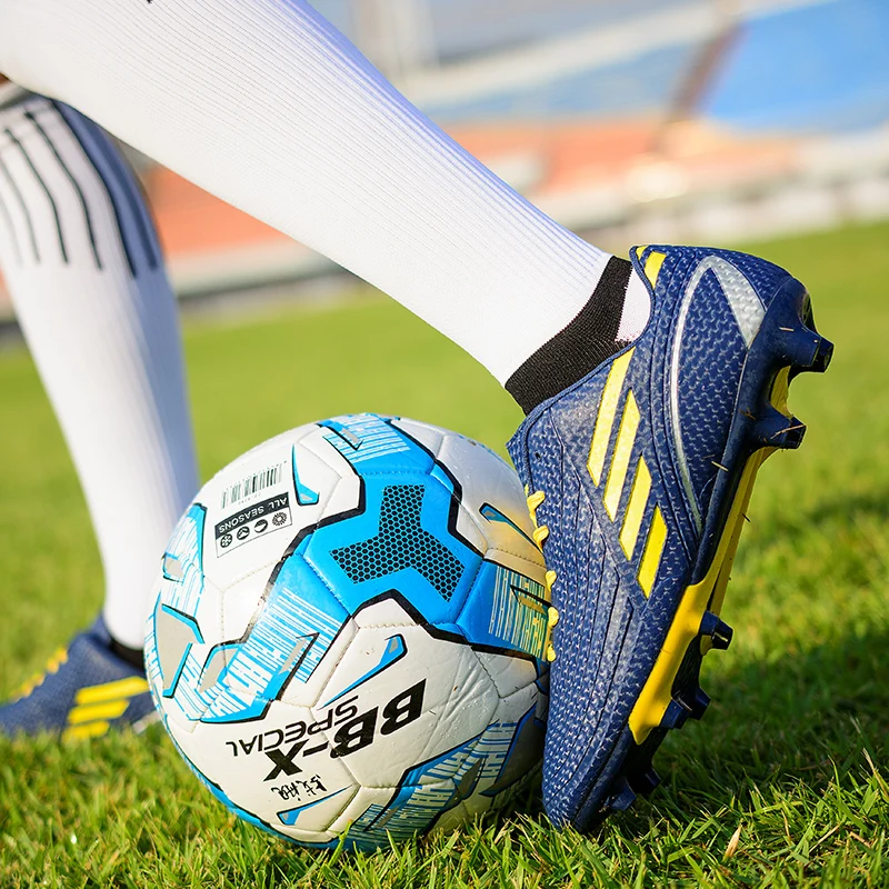 New Grass Training Football Shoes Mens and Womens Children PU Lightweight Sports Shoes Long Spikes Wear-resistant Non-slip Shoes
New Grass Training Football Shoes Mens and Womens Children PU Lightweight Sports Shoes Long Spikes Wear-resistant Non-slip Shoes