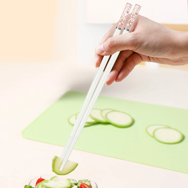 Japanese Sakura Chopsticks Amber Sushi sticks to Eat High Temperature Resistant Japanese Food Chopsticks Kitchen Supplie
Japanese Sakura Chopsticks Amber Sushi sticks to Eat High Temperature Resistant Japanese Food Chopsticks Kitchen Supplie