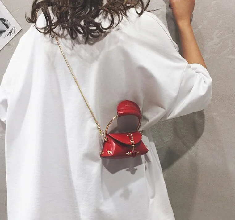 Элегантная женская сумка-тоут с металлическим кольцом, 2021, женская дизайнерская сумка на цепочке, сумка-мессенджер через плечо
Элегантная женская сумка-тоут с металлическим кольцом, 2021, женская дизайнерская сумка на цепочке, сумка-мессенджер через плечо