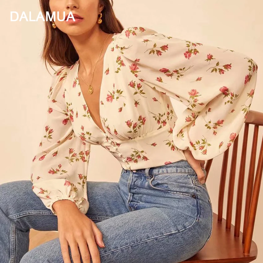 Women Chiffon Blouse 2022 Spring Office Lady Crop Top Floral Print Lantern Long Sleeve V-Neck Work Outfit Fashion Female Blouses
Women Chiffon Blouse 2022 Spring Office Lady Crop Top Floral Print Lantern Long Sleeve V-Neck Work Outfit Fashion Female Blouses