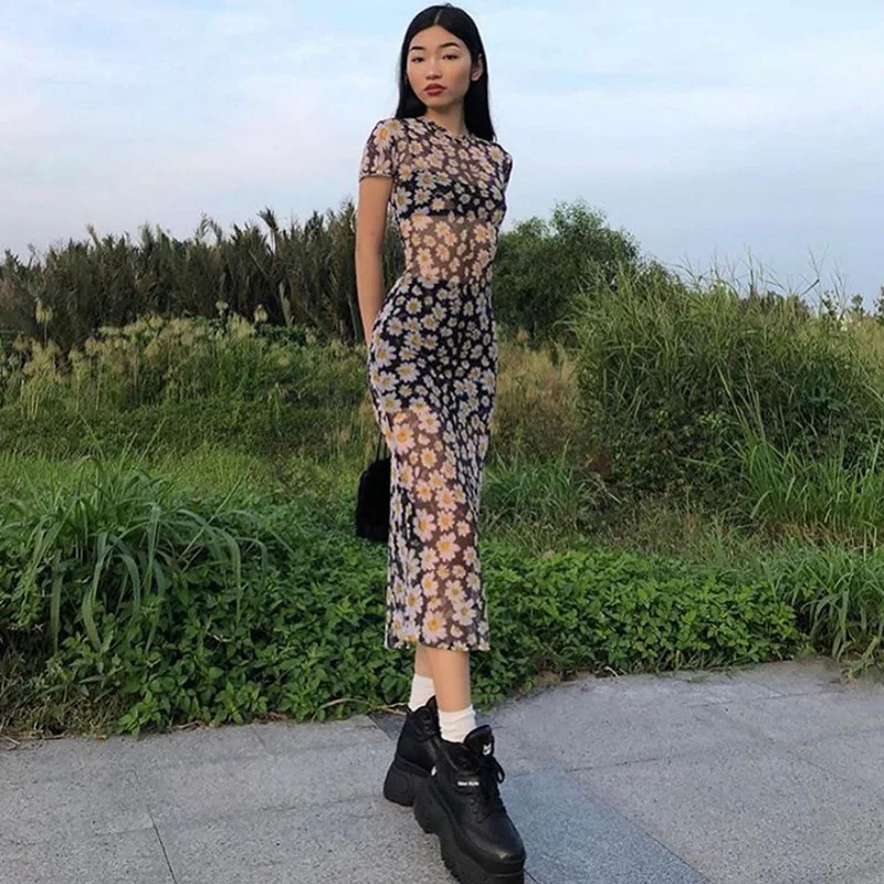 Summer Women Short Sleeve Daisies Print Mesh See-Through Sexy Maxi Dress Fashion Streetwear Outfit Sundress
Summer Women Short Sleeve Daisies Print Mesh See-Through Sexy Maxi Dress Fashion Streetwear Outfit Sundress