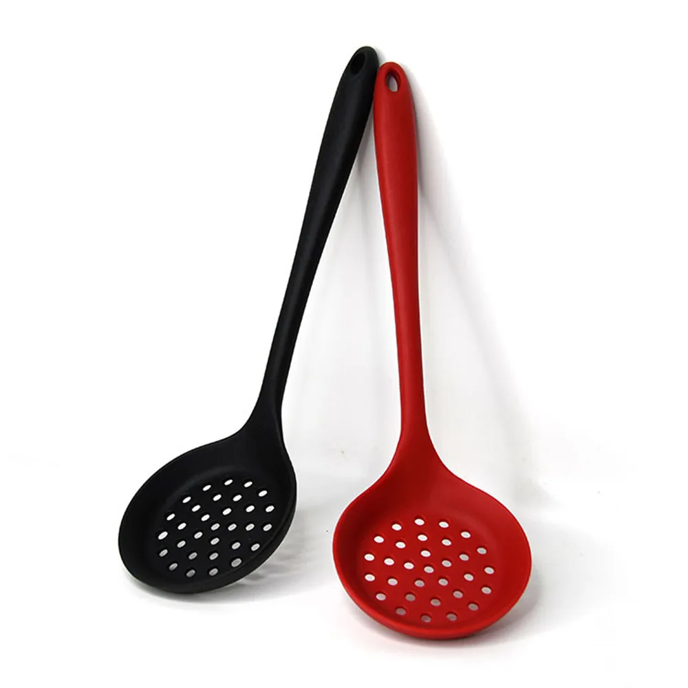 1x Silicone Leak Spoons Hot Selling Long Handle Soup Spoon Home Strainer Cooking Colander Kitchen Scoop Plastic Ladle Tableware
1x Silicone Leak Spoons Hot Selling Long Handle Soup Spoon Home Strainer Cooking Colander Kitchen Scoop Plastic Ladle Tableware