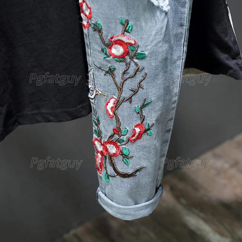 Light Blue Men's Sets New Embroidered Red Crowned Crane Two Piece Jeans Sets Distressed Jackets + Stretch Jeans Mens Clothing
Light Blue Men's Sets New Embroidered Red Crowned Crane Two Piece Jeans Sets Distressed Jackets + Stretch Jeans Mens Clothing