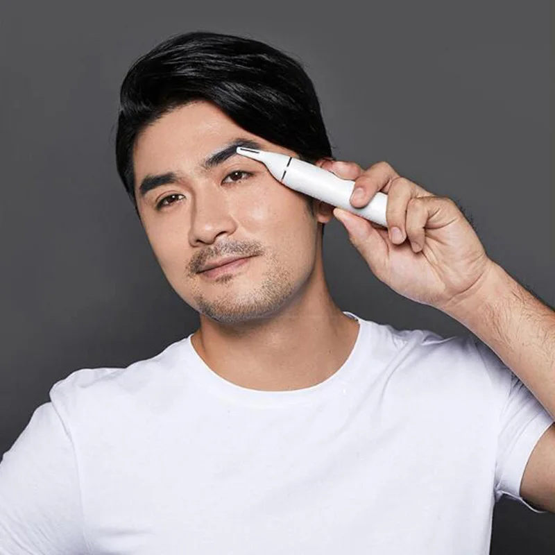 Nose Hair Trimmer Eyebrow Clipper Sharp Blade Cordless Nasal Cleaner 
Nose Hair Trimmer Eyebrow Clipper Sharp Blade Cordless Nasal Cleaner
