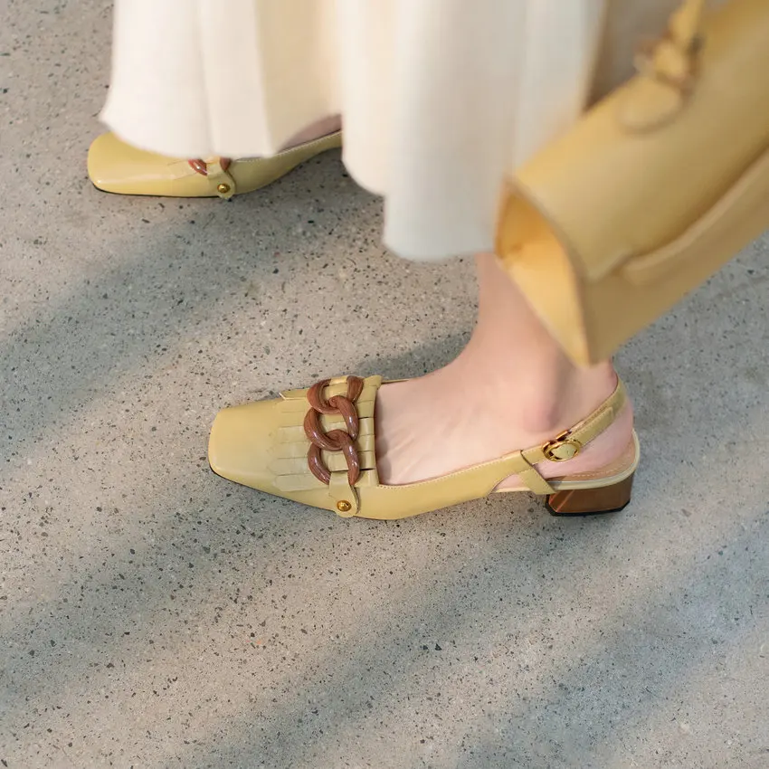 QUTAA 2021 Tassel Square Toe Summer Sandals Back Strap Buckle Female Pumps Genuine Leather Square Med Heel Women Shoes Size34-42
QUTAA 2021 Tassel Square Toe Summer Sandals Back Strap Buckle Female Pumps Genuine Leather Square Med Heel Women Shoes Size34-42