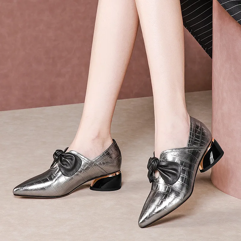 FEDONAS Concise Shallow Women Shoes Cow Patent Leather Pumps Butterfly Knot Pumps Elegant Spring Summer 2021 Retro Shoes Woman
FEDONAS Concise Shallow Women Shoes Cow Patent Leather Pumps Butterfly Knot Pumps Elegant Spring Summer 2021 Retro Shoes Woman