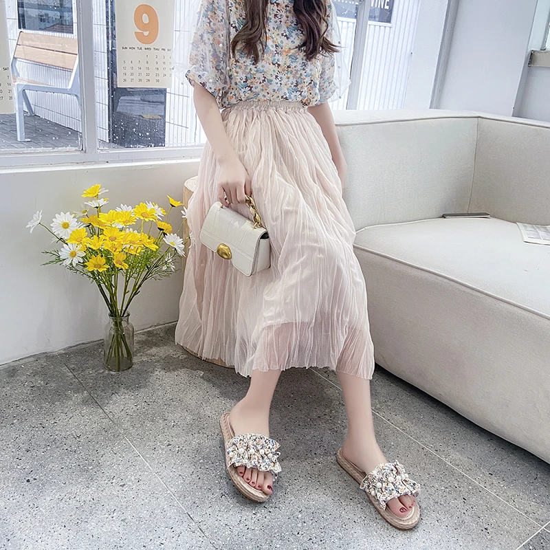 Slippers Women Summer Shoes Slides Pantofle Low Fashion Flower 2021 Soft Luxury Flat PU Rubber Cotton Fabric Rome Basic Floral
Slippers Women Summer Shoes Slides Pantofle Low Fashion Flower 2021 Soft Luxury Flat PU Rubber Cotton Fabric Rome Basic Floral