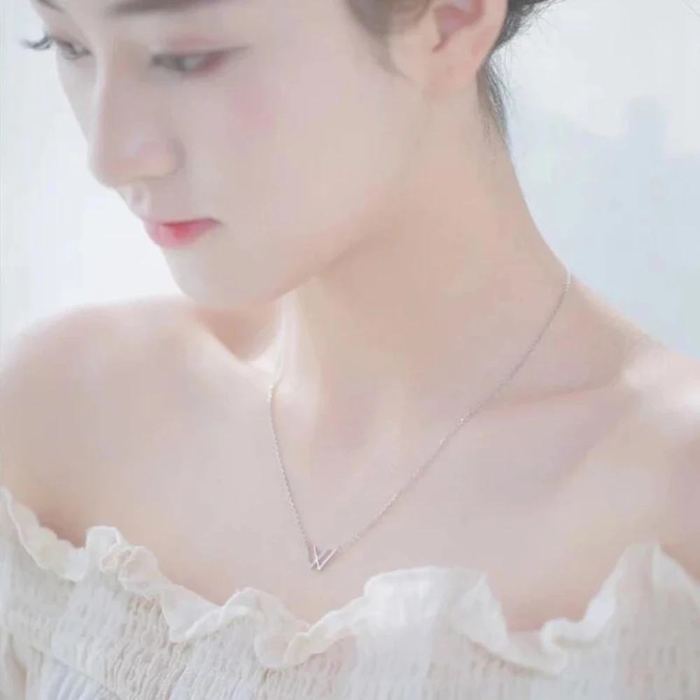 The New Creative Minimalist Fashion Necklace Simple Temperament Necklace Lover's Best Gift
The New Creative Minimalist Fashion Necklace Simple Temperament Necklace Lover's Best Gift