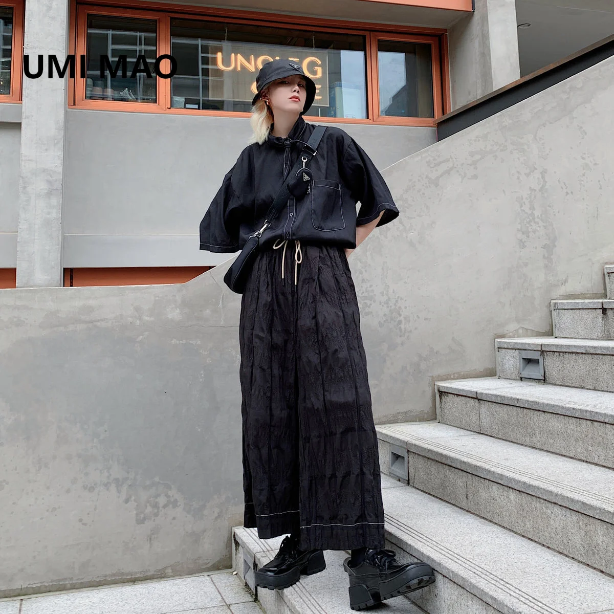 UMI Мао Yamamoto Harajuku широкие складывающегося дизайна, уличные свободные штаны Для женщин Pantalon Femme в уличном стиле
UMI Мао Yamamoto Harajuku широкие складывающегося дизайна, уличные свободные штаны Для женщин Pantalon Femme в уличном стиле