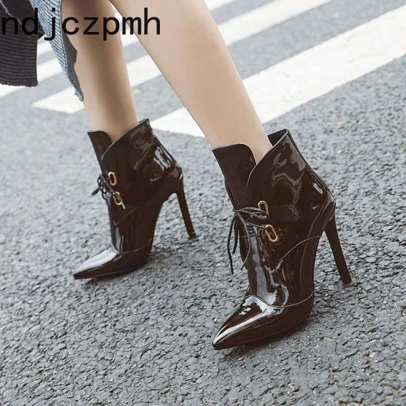 Women's Boots New Autumn And Winter Pointed Lace-up High heel Short tube Women's shoes plus size 32-44 With height 10.5cm
Women's Boots New Autumn And Winter Pointed Lace-up High heel Short tube Women's shoes plus size 32-44 With height 10.5cm