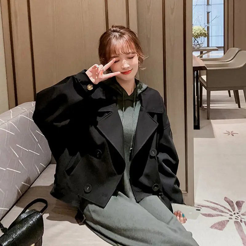 Outerwear Short Trench Jacket Women Vintage Loose Long Sleeve Jacket and Coat Female 2020 Fashion Designer Lady Overshirt
Outerwear Short Trench Jacket Women Vintage Loose Long Sleeve Jacket and Coat Female 2020 Fashion Designer Lady Overshirt