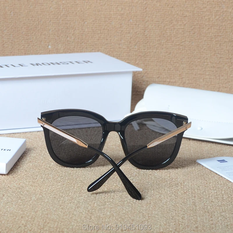 2020 Acetate eyeglass Frame Metal legs sunglasses Vintage Men Women Brand Gentle eyeglasses Driving Polarized with Original box
2020 Acetate eyeglass Frame Metal legs sunglasses Vintage Men Women Brand Gentle eyeglasses Driving Polarized with Original box