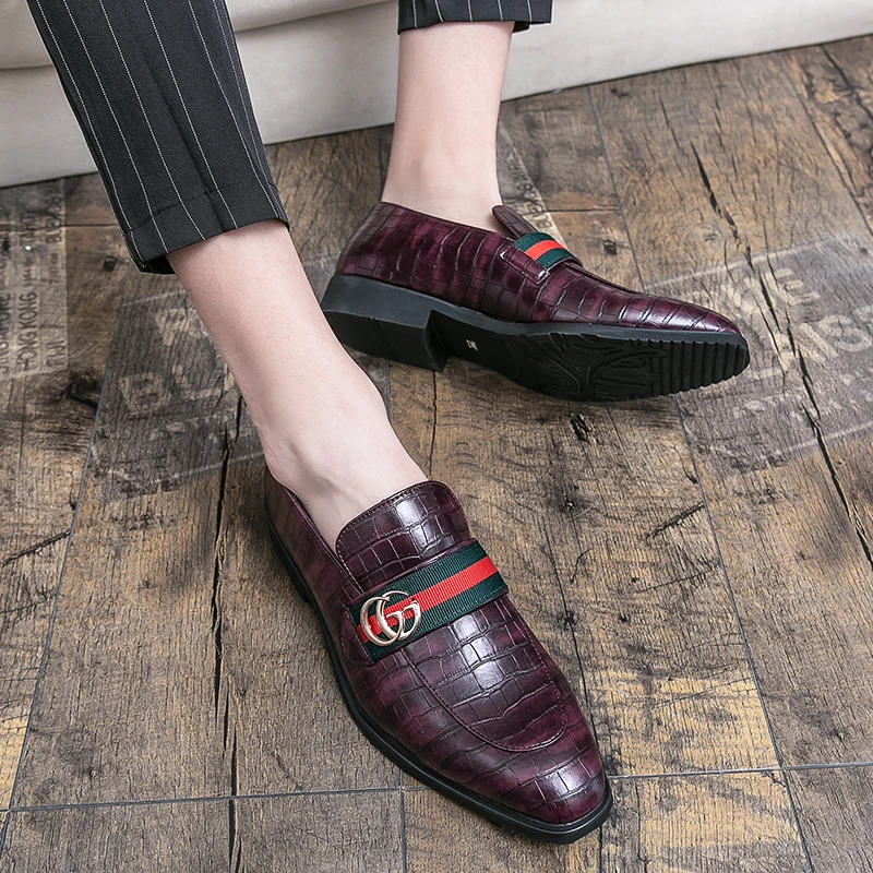 Luxury Men Loafers Shoes Summer Men Dress Shoes Office Business Slip On Ankle Boots Vintage Classic Male Casual Leather Shoes
Luxury Men Loafers Shoes Summer Men Dress Shoes Office Business Slip On Ankle Boots Vintage Classic Male Casual Leather Shoes