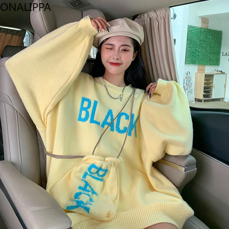 ONALIPPA Women Pullover Sweater 2021 Autumn Winter Korean Version New Letter Loose O-neck Long-sleeved Outer Wear Knitted Top 
ONALIPPA Women Pullover Sweater 2021 Autumn Winter Korean Version New Letter Loose O-neck Long-sleeved Outer Wear Knitted Top