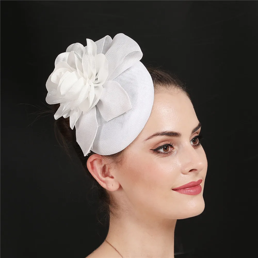 Women Sinamay Fascinator Hat Cocktail Wedding Party Fedora Fashion Hairpin Lady Pillbox Cap Chic Berets Elegant Show Headwear
Women Sinamay Fascinator Hat Cocktail Wedding Party Fedora Fashion Hairpin Lady Pillbox Cap Chic Berets Elegant Show Headwear