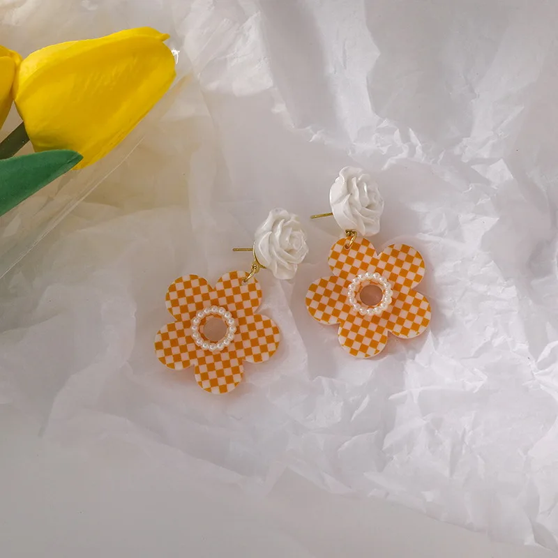 Korean Style Acrylic Orange Plaid Flower Stud Earrings for Women Fashion Sweet Cute Pendientes Brincos Party Jewelry MS300
Korean Style Acrylic Orange Plaid Flower Stud Earrings for Women Fashion Sweet Cute Pendientes Brincos Party Jewelry MS300