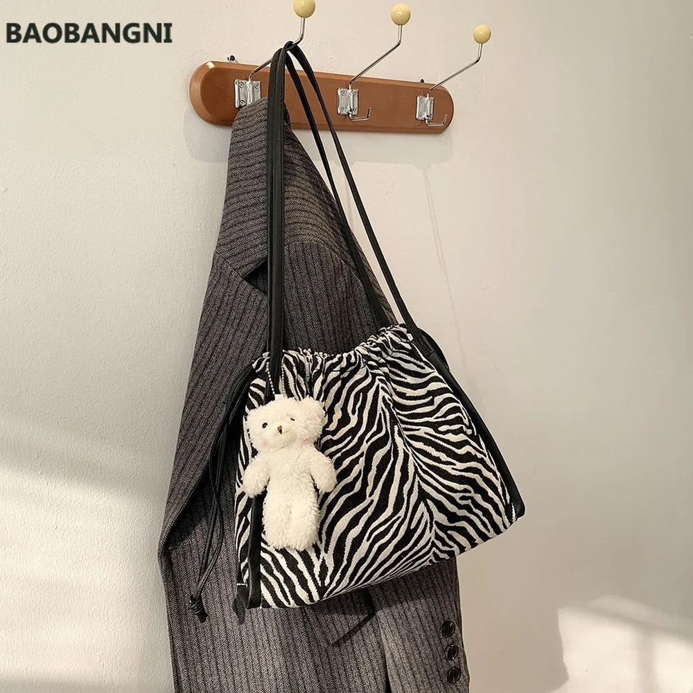 Women Print Large Capacity Handbags Drawstring Zebra Stripe Pattern Shoulder Bag Fashion Exquisite Shopping Bag
Women Print Large Capacity Handbags Drawstring Zebra Stripe Pattern Shoulder Bag Fashion Exquisite Shopping Bag