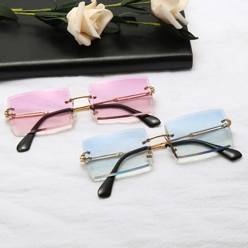 Fashion Square Rimless Sunglasses New Women Small Sun glasses Shades Luxury Brand Metal Sunglass UV400 Eyewear
Fashion Square Rimless Sunglasses New Women Small Sun glasses Shades Luxury Brand Metal Sunglass UV400 Eyewear