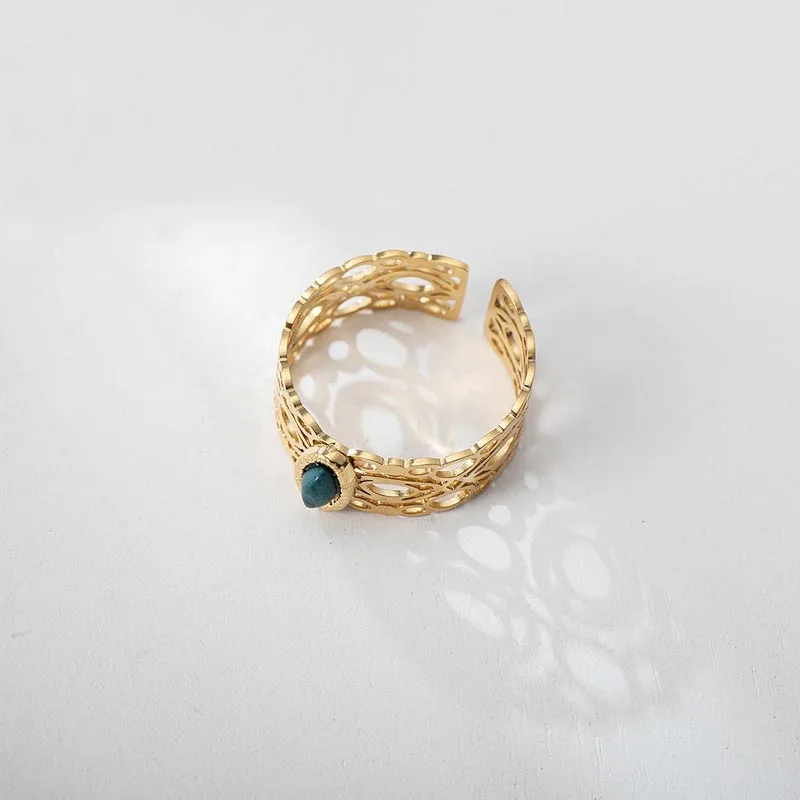 Vintage Hollow Texture Stainless Steel Open Finger Rings For Women Oval Shape Green Natural Stone Rings Jewelry Gift Bague Femme
Vintage Hollow Texture Stainless Steel Open Finger Rings For Women Oval Shape Green Natural Stone Rings Jewelry Gift Bague Femme