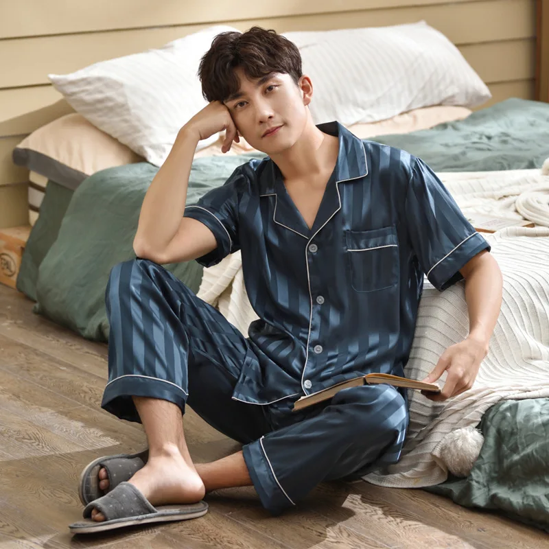 Пижама Мужская атласная в полоску, повседневная одежда для сна, комплект из двух предметов, мягкая Свободная Домашняя одежда, 2021
Пижама Мужская атласная в полоску, повседневная одежда для сна, комплект из двух предметов, мягкая Свободная Домашняя одежда, 2021