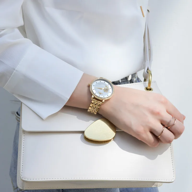 NAVIFORCE Fashion Elegant Women Quartz Watch Sport Waterproof Girl Watch Luxury Diamond Clock Gifts Lady Watch Relogio Feminino
NAVIFORCE Fashion Elegant Women Quartz Watch Sport Waterproof Girl Watch Luxury Diamond Clock Gifts Lady Watch Relogio Feminino