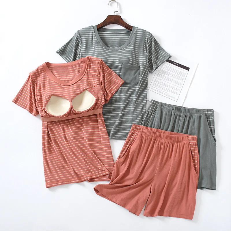 2021 Summer New Ladies Striped Household Pajamas Set 2Pcs Short Sleeve+Shorts Sleepwear Comfort Rayon Casual Wear with Chest Pad
2021 Summer New Ladies Striped Household Pajamas Set 2Pcs Short Sleeve+Shorts Sleepwear Comfort Rayon Casual Wear with Chest Pad
