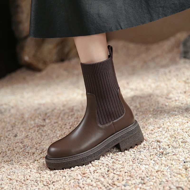 Winter Boots Women Genuine Leather Ankle ladies Round Toe Short Boots Slip On Shoes 2021 Black brown Woman Thick Heel Boots
Winter Boots Women Genuine Leather Ankle ladies Round Toe Short Boots Slip On Shoes 2021 Black brown Woman Thick Heel Boots