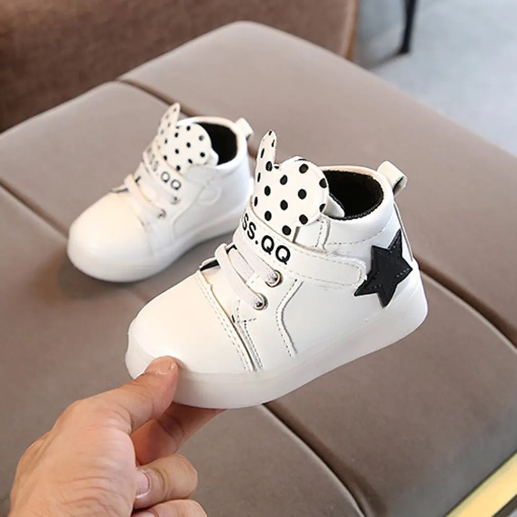 Korean Style Fashion Luminous Sneakers Casual Children Shoes Anti-skid LED Light Up Shoes Universal for Girls Boys 
Korean Style Fashion Luminous Sneakers Casual Children Shoes Anti-skid LED Light Up Shoes Universal for Girls Boys