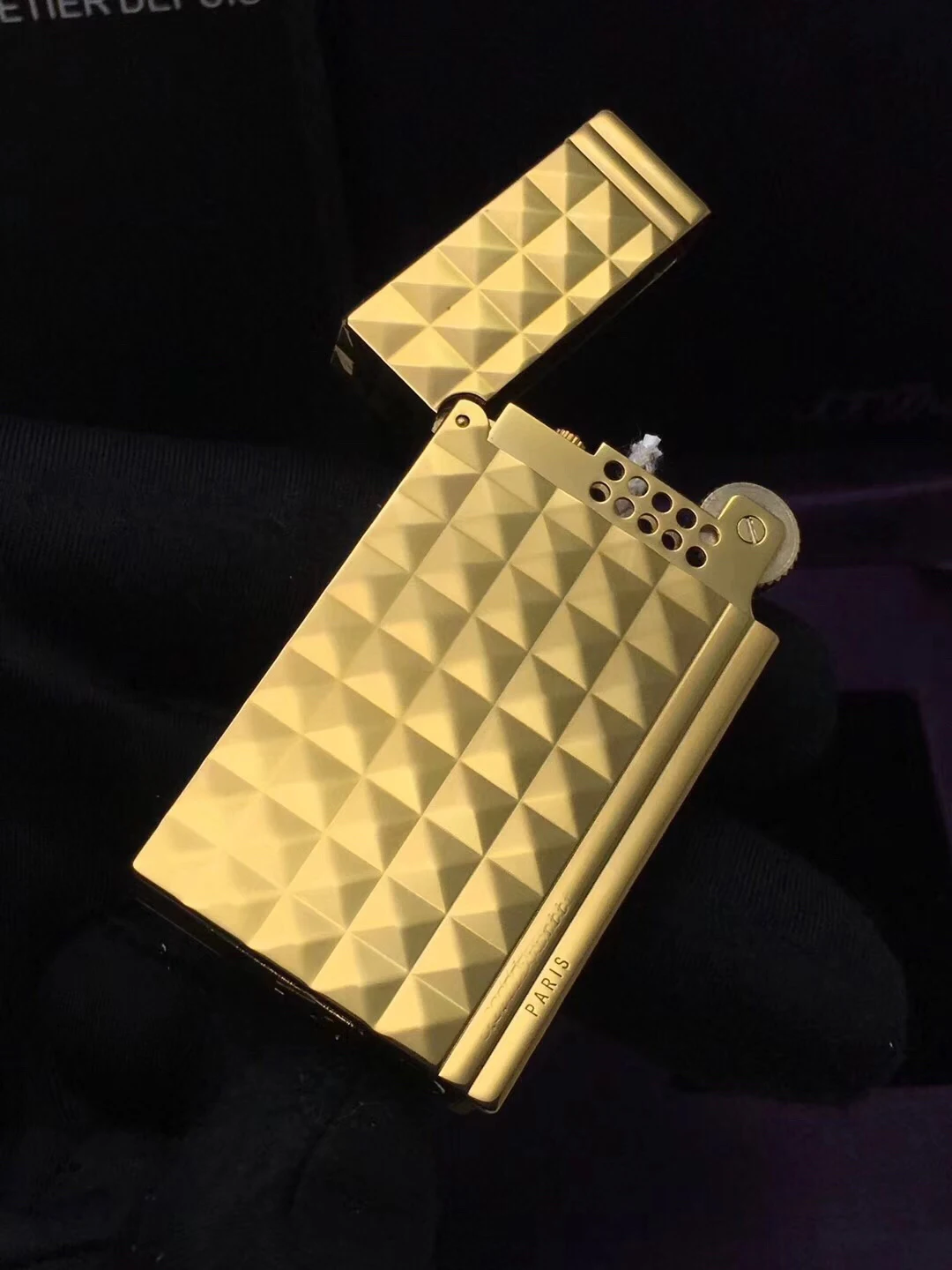 100% brand new made in China retro original DuPont bright sound kerosene lighter windproof lighter electronic lighter
100% brand new made in China retro original DuPont bright sound kerosene lighter windproof lighter electronic lighter