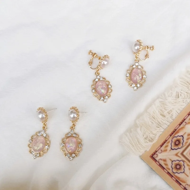 Beautiful Vintage Baroque Court Style Rhinestones Pearl Clip Earrings Temperament Fashion Women Girl Jewelry Accessories
Beautiful Vintage Baroque Court Style Rhinestones Pearl Clip Earrings Temperament Fashion Women Girl Jewelry Accessories