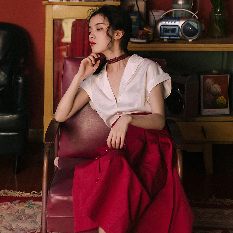 New arrival women temperament sexy loose v-neck shirt vintage a-line skirt fashion wild trend cute summer outdoor women set
New arrival women temperament sexy loose v-neck shirt vintage a-line skirt fashion wild trend cute summer outdoor women set