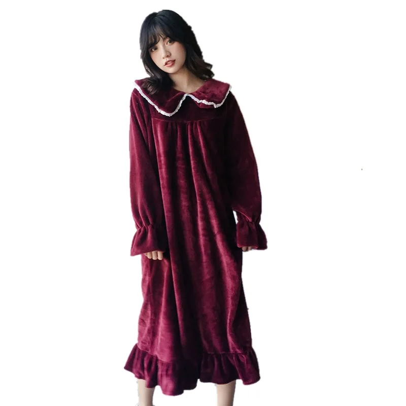 Autumn and winter Korean edition lace princess nightdress coral lovely flannel sleepwear ladies home dress size 
Autumn and winter Korean edition lace princess nightdress coral lovely flannel sleepwear ladies home dress size