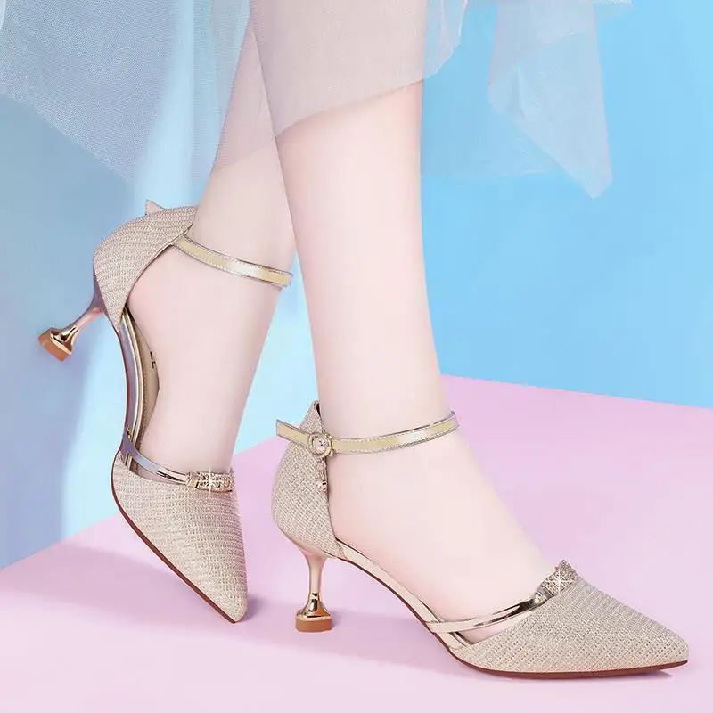 Spring and summer new hollow sandals Korean style wild buckle stiletto pointed toe high heels women
Spring and summer new hollow sandals Korean style wild buckle stiletto pointed toe high heels women