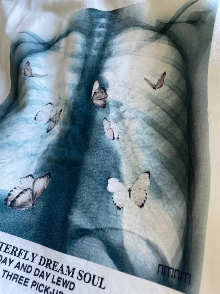 Hip Hop T Shirt butterfly Picture Retro Female T-Shirt Streetwear Harajuku High Street Tshirt Oversized Summer Black WhiteTops
Hip Hop T Shirt butterfly Picture Retro Female T-Shirt Streetwear Harajuku High Street Tshirt Oversized Summer Black WhiteTops