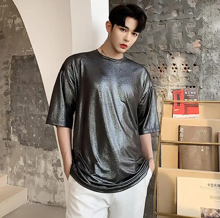 Metallic shiny t shirt men singer personality streetwear short sleeve men loose t shirts Gold silver stage homme street B438
Metallic shiny t shirt men singer personality streetwear short sleeve men loose t shirts Gold silver stage homme street B438