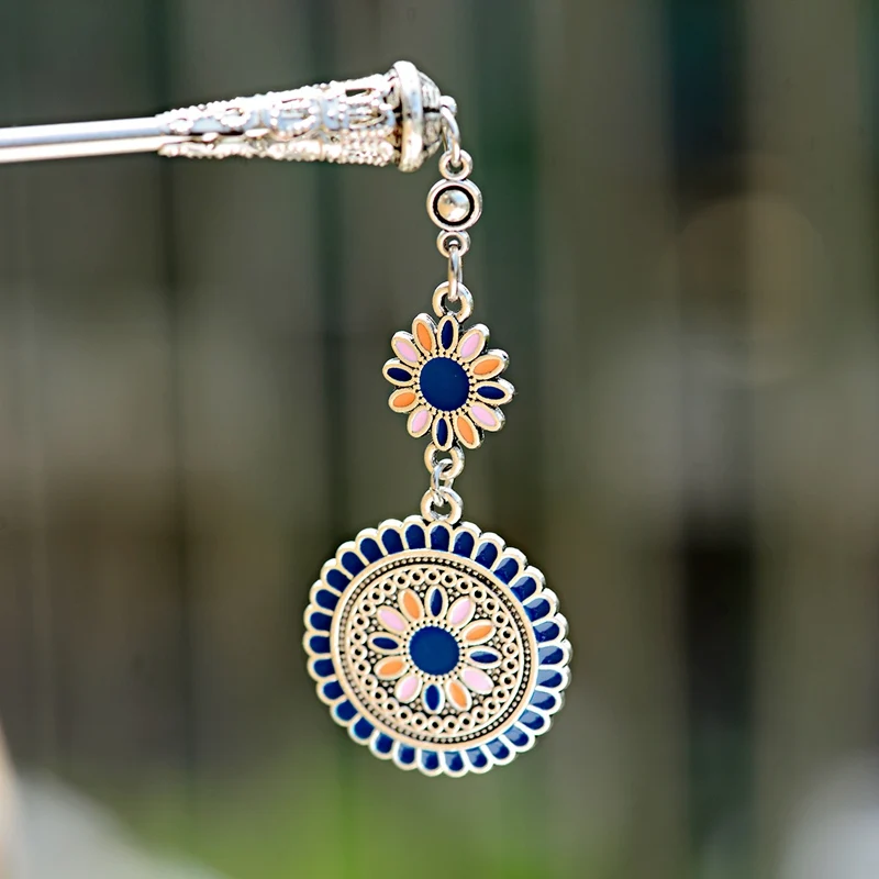 Women's Vintage Double Round Shaped Hair Sticks 2019 Classic Sliver Color Flower Carved Hairpin Chinese Style Jewelry Gifts
Women's Vintage Double Round Shaped Hair Sticks 2019 Classic Sliver Color Flower Carved Hairpin Chinese Style Jewelry Gifts