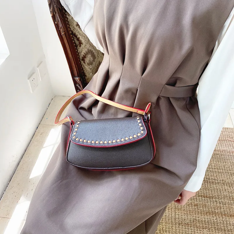 Designer Saddle Handbag Women Vintage Baguette Bag Designer Handbags High Quality Shoulder Bags for Women Ladies Brown Bag 2020
Designer Saddle Handbag Women Vintage Baguette Bag Designer Handbags High Quality Shoulder Bags for Women Ladies Brown Bag 2020