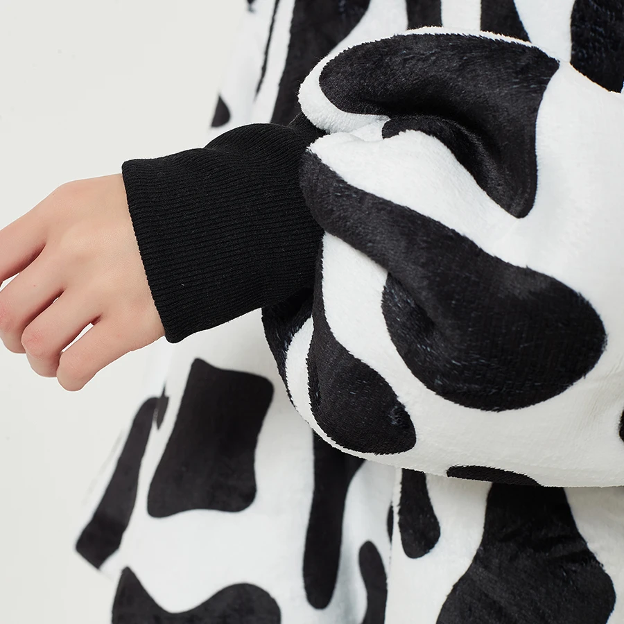 Winter Outdoor Warm TV Hooded Blanket Coral Fleece Hoodie Blankets Oversized Hoodie Sweatshirt Throw Blanket with Sleeves
Winter Outdoor Warm TV Hooded Blanket Coral Fleece Hoodie Blankets Oversized Hoodie Sweatshirt Throw Blanket with Sleeves