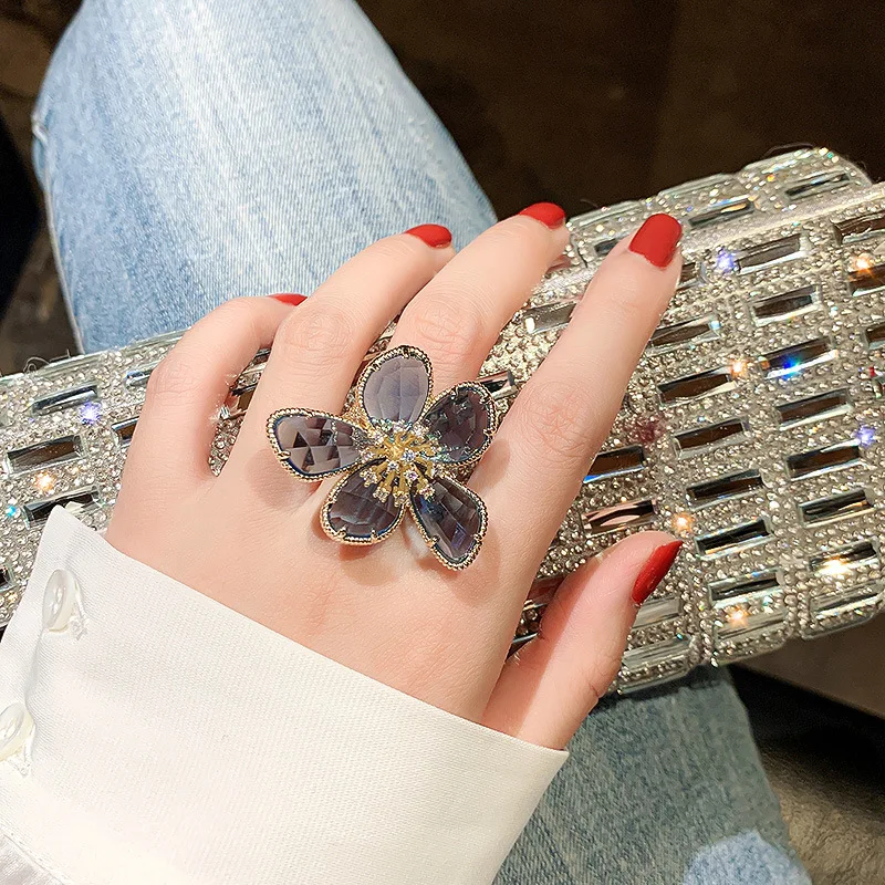 Jewelry Engagement Ring European and American Exaggerated Crystal Flower Ring Temperament Korean Fashion Open Ring Wedding
Jewelry Engagement Ring European and American Exaggerated Crystal Flower Ring Temperament Korean Fashion Open Ring Wedding