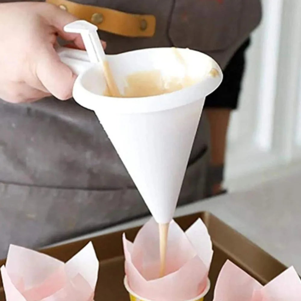 Adjustable Icing Candy Funnel Chocolate Pastry Mold Batter Dispenser Cream Cookie Cupcake Baking Pastry Tools
Adjustable Icing Candy Funnel Chocolate Pastry Mold Batter Dispenser Cream Cookie Cupcake Baking Pastry Tools